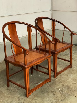 Pair of horse shoe armchair